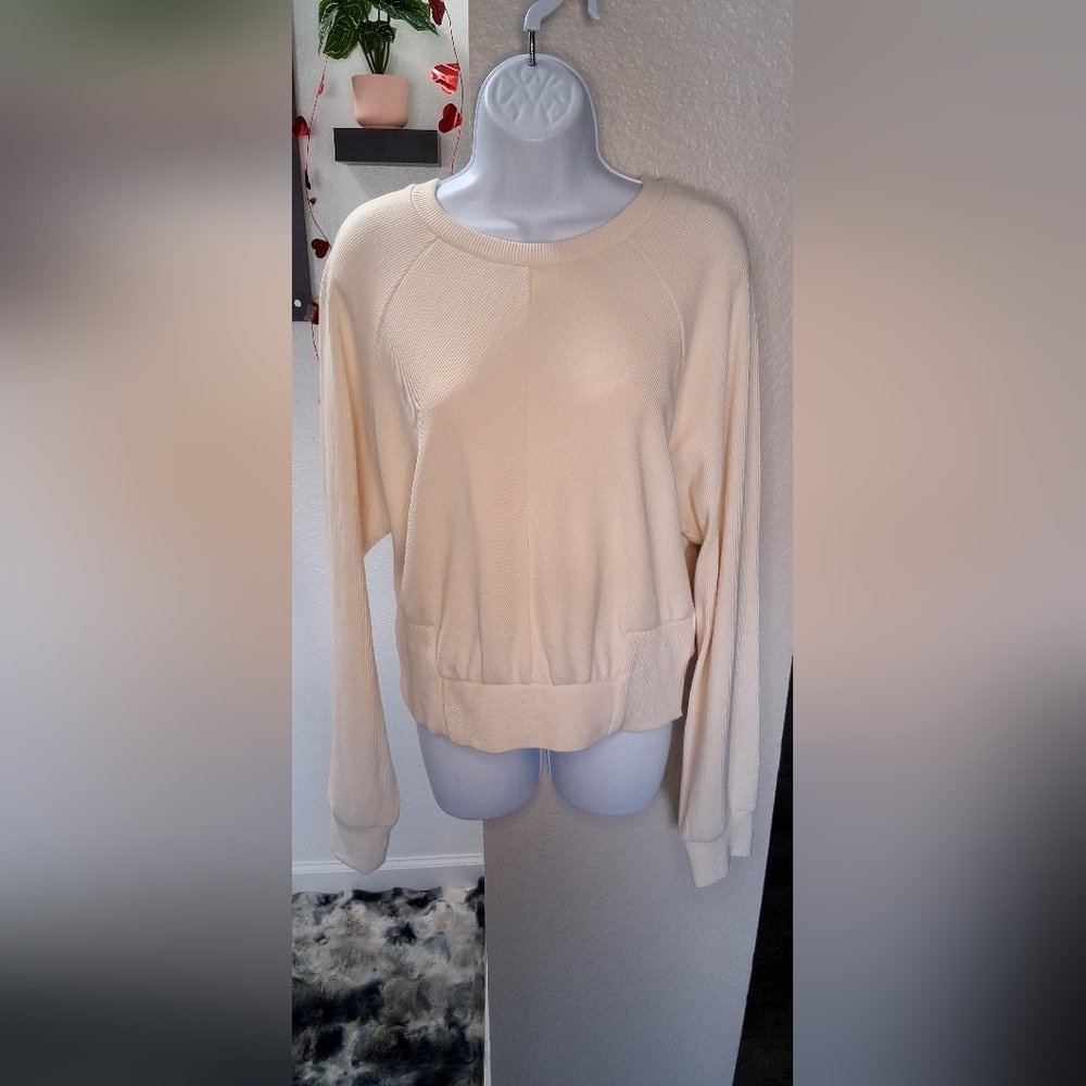 Express Cream Color Women Sweater, Size Large - Picture 9 of 14
